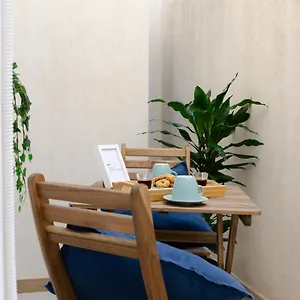 https://modern-stone-apartment-in-the-heart-of-bari.barihotels.org